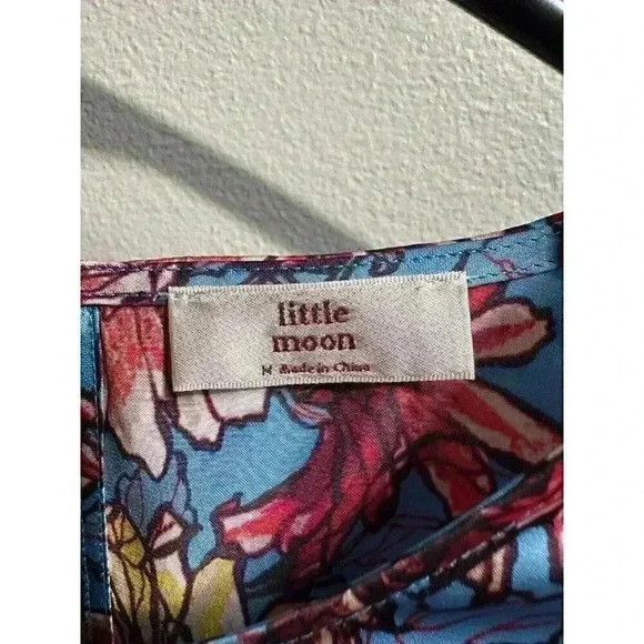 Aritzia Little Moon Yarrow Abstract Flutter Sleeve Blouse | Women’s Size M - Picture 2 of 8